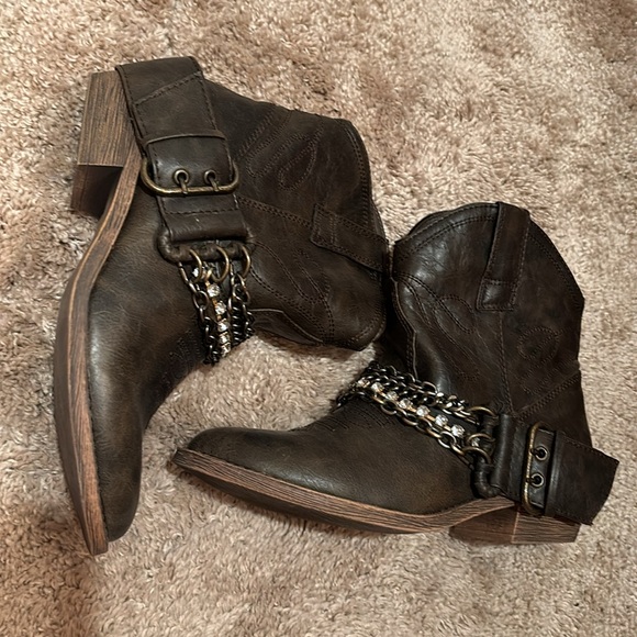 CANDIES rhinestone, cowboy boots booties chains gems ankle 6.5 - Picture 7 of 15